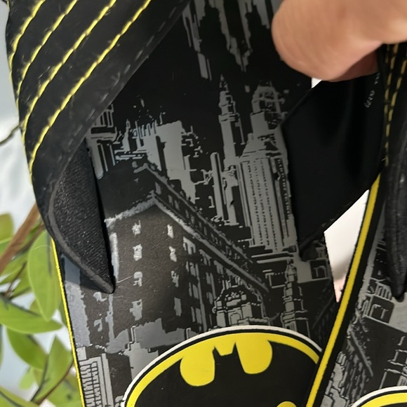 Batman Flip Flops Black Beach Summer Mens 7/8 and 11/12 Small Large - Picture 6 of 7